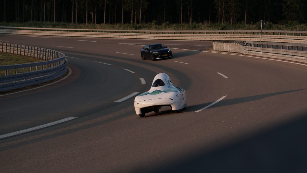 Hydrogen Fuel Cell Vehicle Sets World Record for Distance on a Single Tank