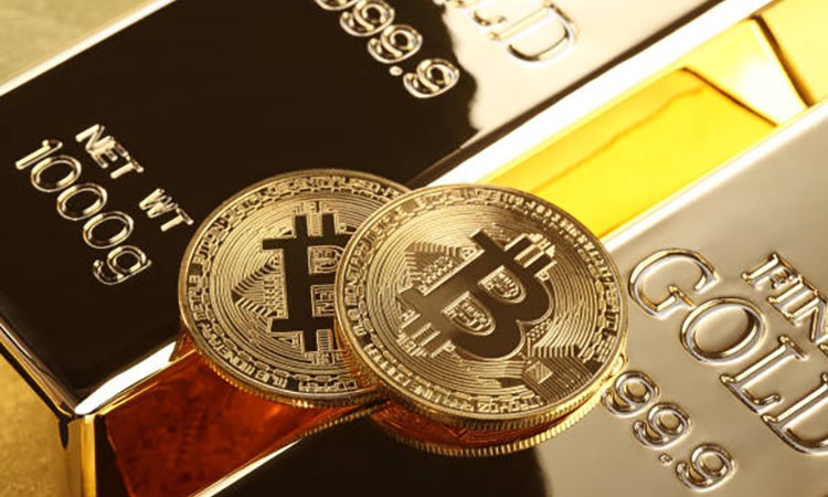 Bitcoin vs. Gold: Year-End Forecast