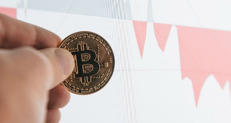 Open interest in DOGE, SOL, and XRP drops