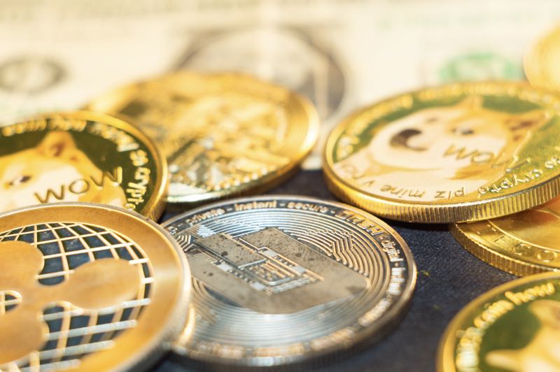 Michael van de Poppe Names Five Best Altcoins