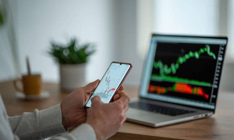 Recovery Under Pressure of Expectations