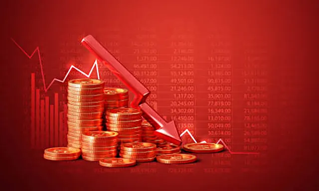Peter Brandt Predicts Further Bitcoin Price Decline