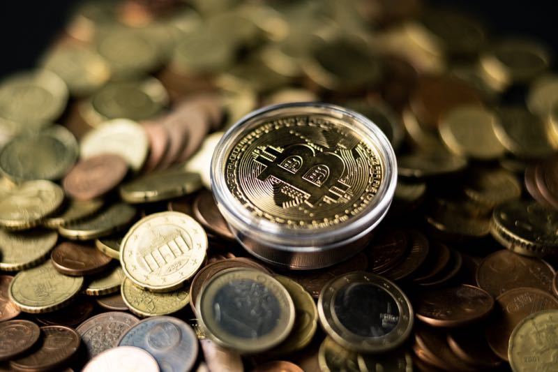 Long-Term Bitcoin Holders Realize Profits