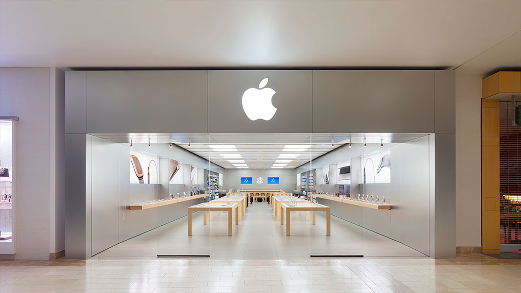 Apple and Tesla: Tech Stocks Fall Amid Supply Chain Issues